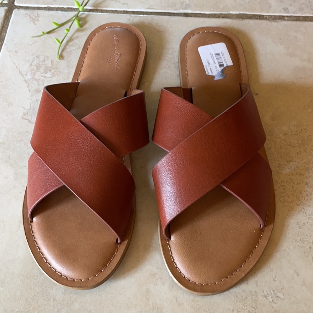 New Cognac sandles size 7